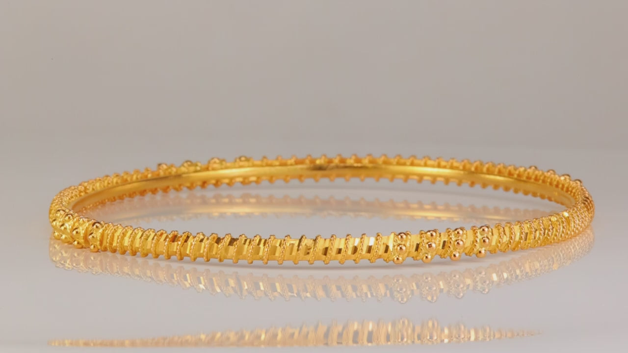 22K Yellow Gold Bead and Diamond Cut Bangle Bracelet 8.5"