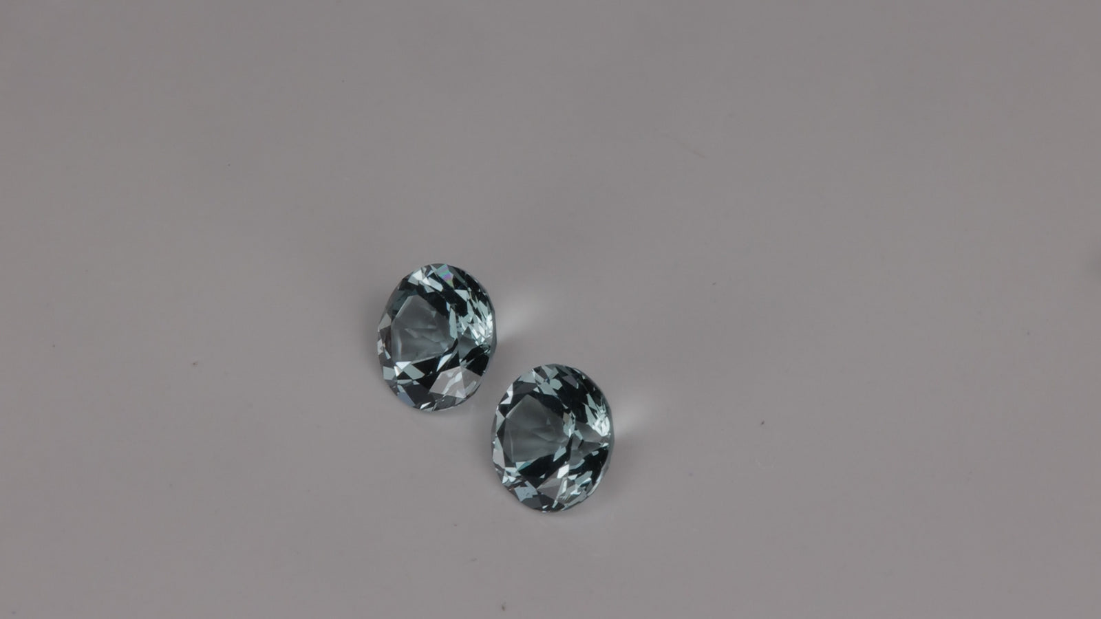 Pair Of Round Brilliant Gray Blue Spinels 2.50 Carats