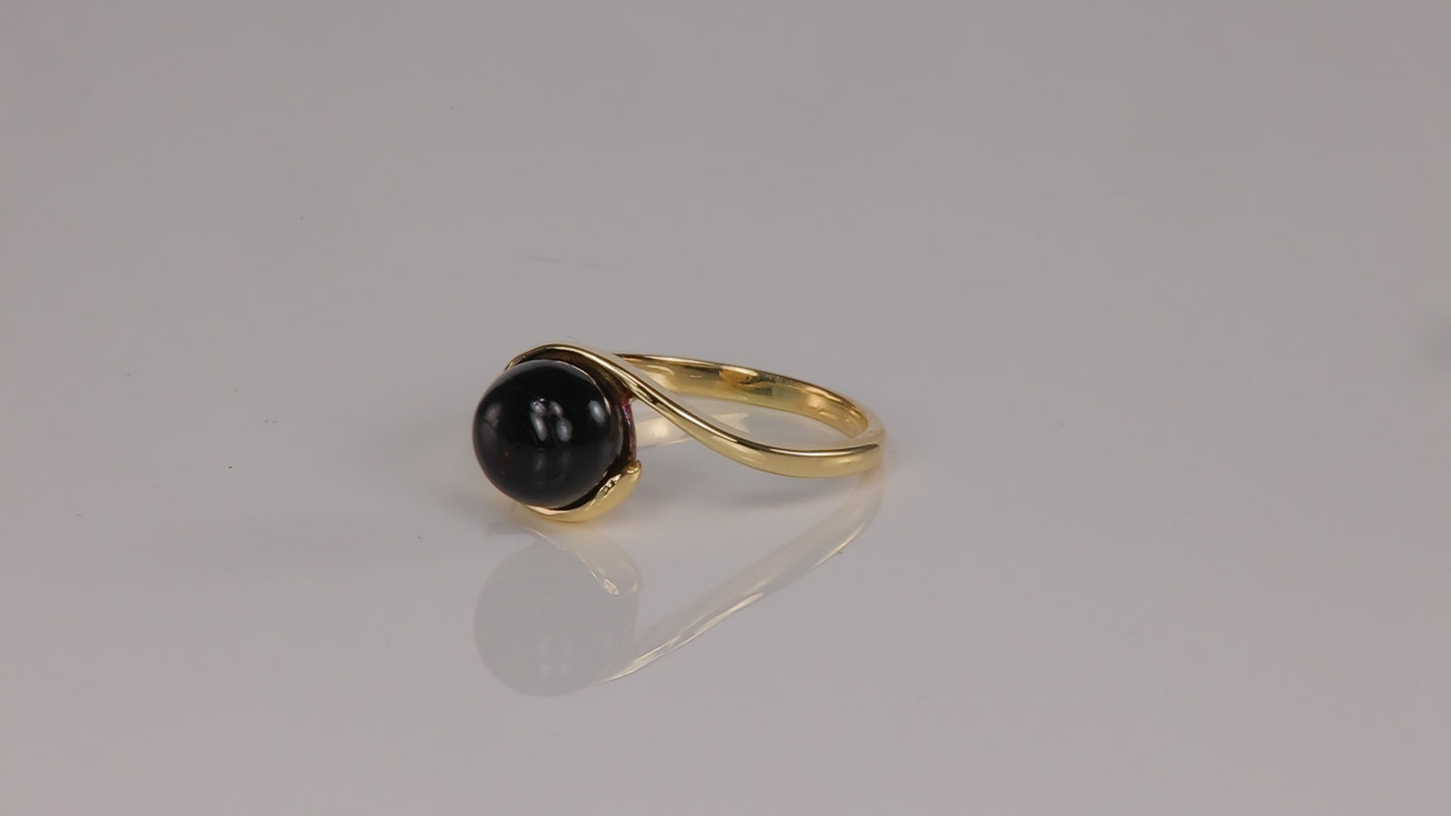 14K Yellow Gold Black Bead Ring