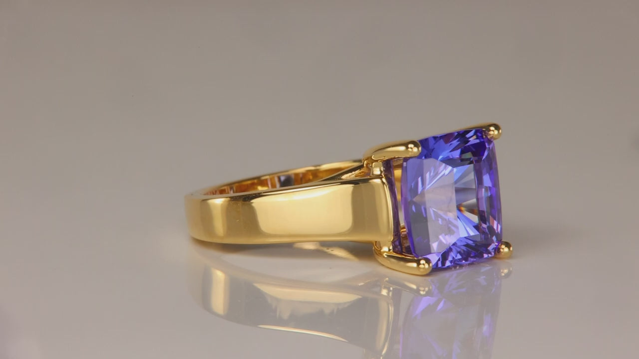 18K Yellow Gold 5.20ct Square Brilliant Tanzanite Ring
