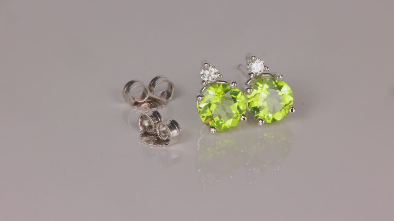 14K White Gold Peridot And Diamond Earrings 1.36 Carats