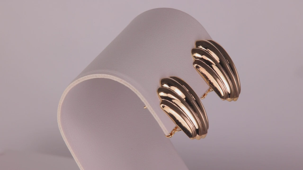 14K Yellow Gold Shell Style Leverback Earrings