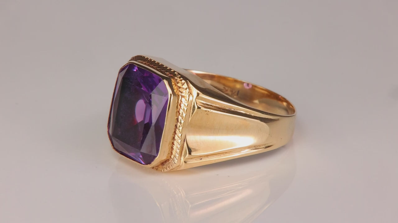 14K Yellow Gold Synthetic Color Change Sapphire Ring