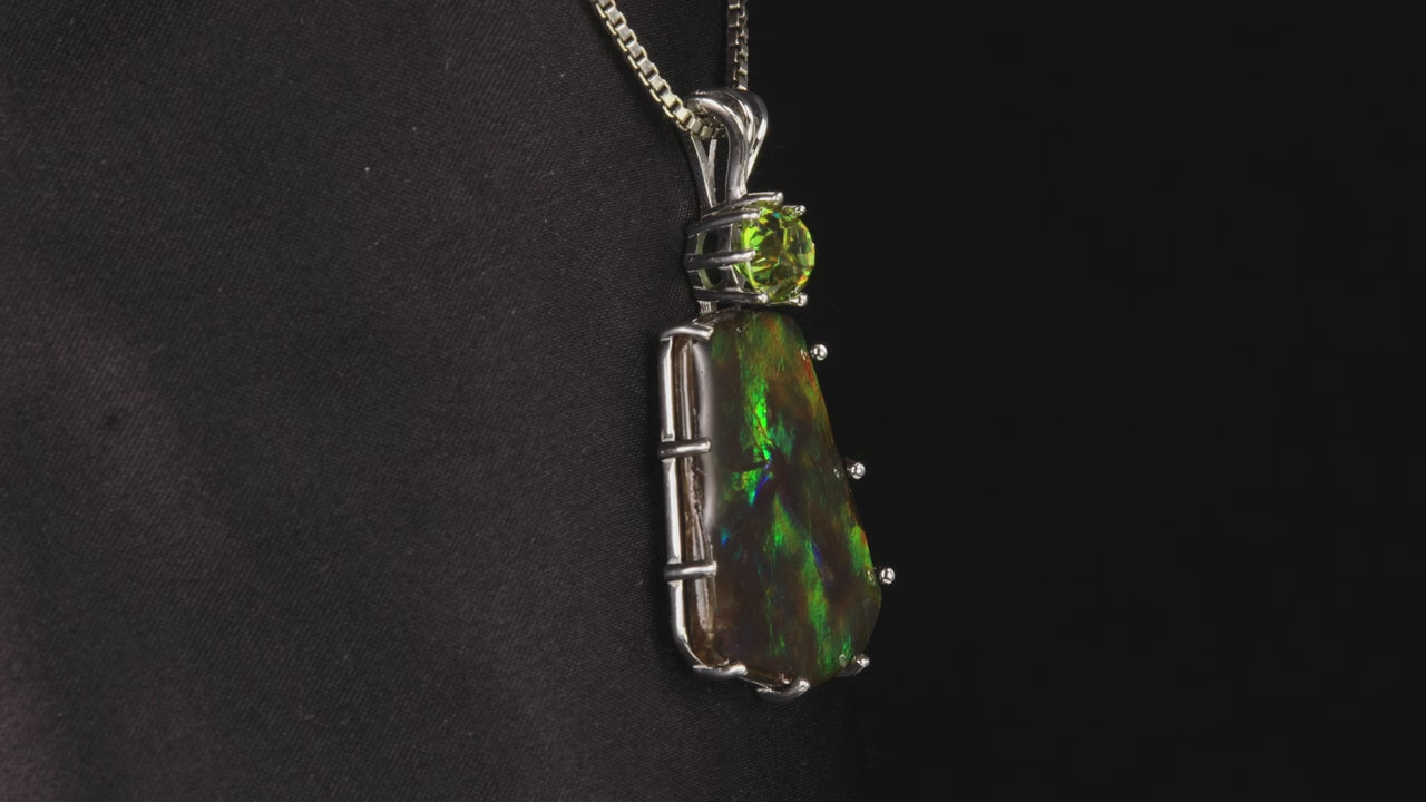 14K White Gold Ammolite and Sphene Pendant 2.66 Carats