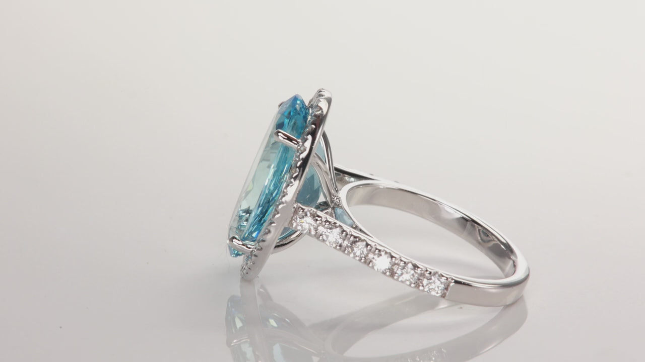 14K White Gold Oval Aquamarine and Diamond Halo Ring 5.63cts