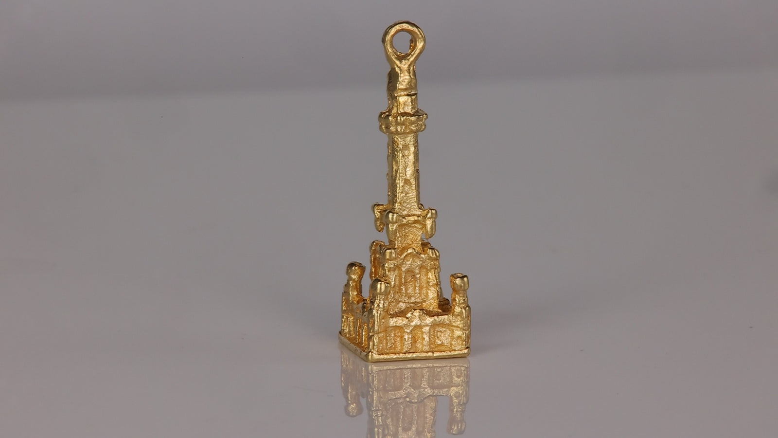 14K Yellow Gold Water Tower Place Pendant