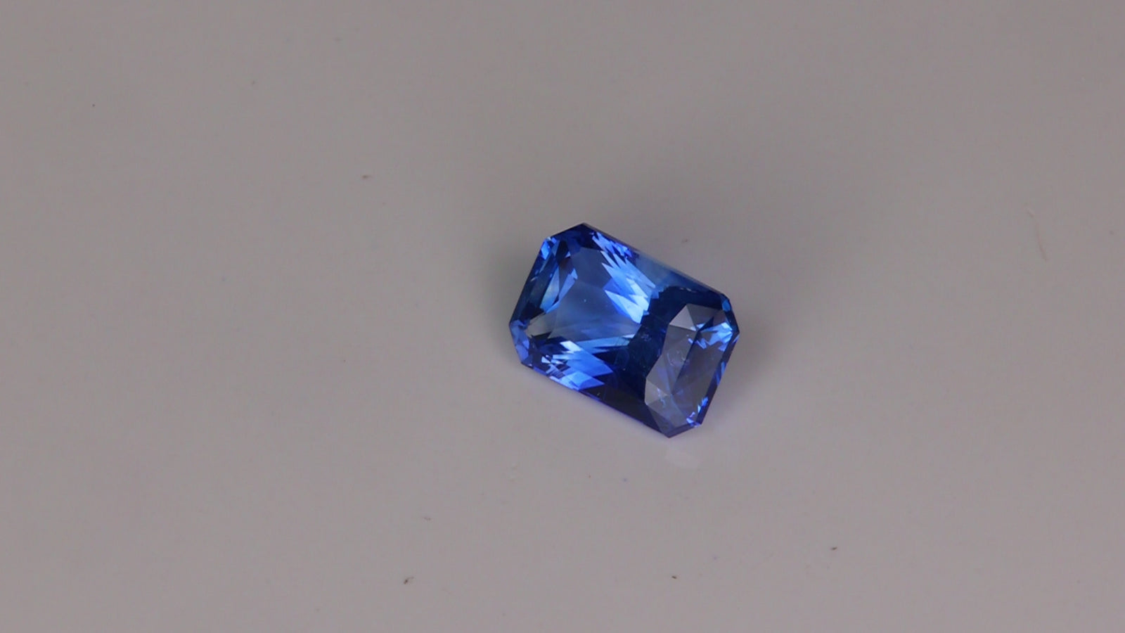 Sapphire BiColor Zoned Blue Gemstone