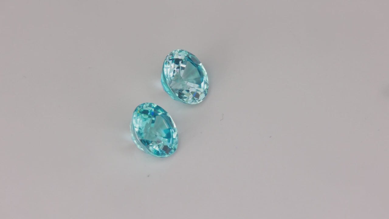 Pair of Round Brilliant Blue Zircons 4.08 Carats