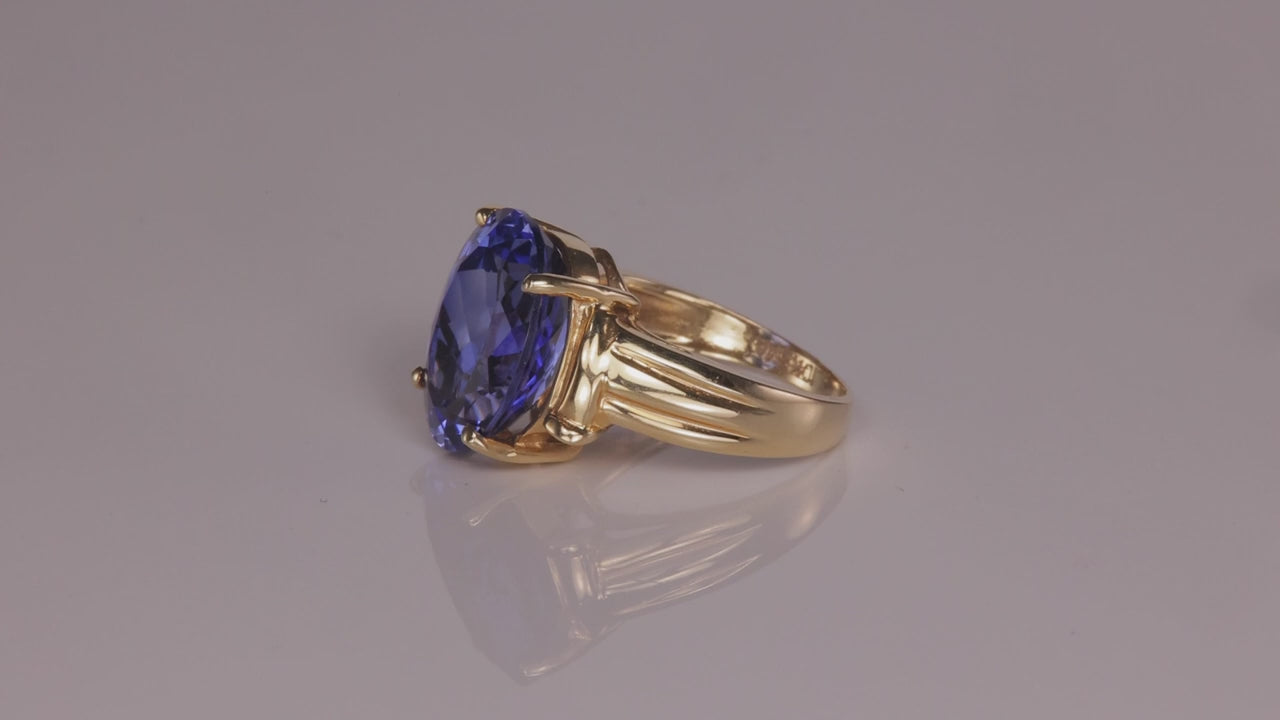 10K Yellow Gold Synthetic Sapphire Cocktail Ring 7 Carats