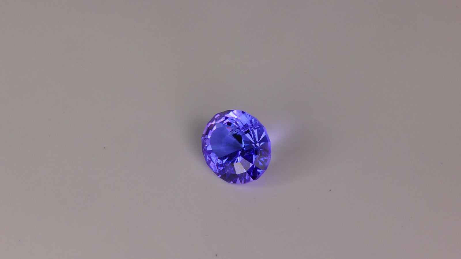 Oval Blue Violet Tanzanite Gemstone 2 carat