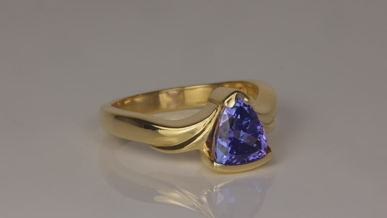 18K Yellow Gold Shield Cut Tanzanite Ring 1.50cts