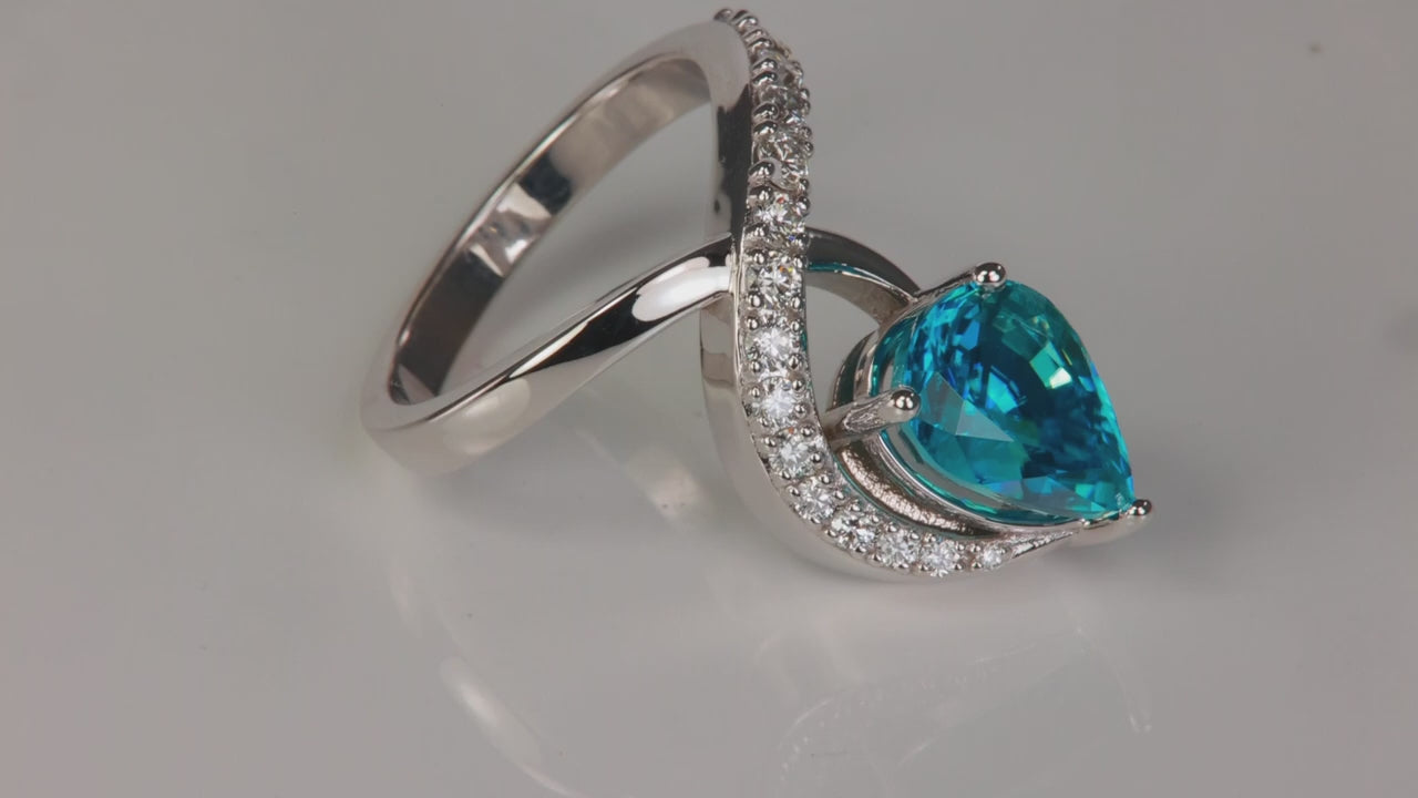 14K White Gold Pear Shape 6.57ct Blue Zircon Ring With Diamonds