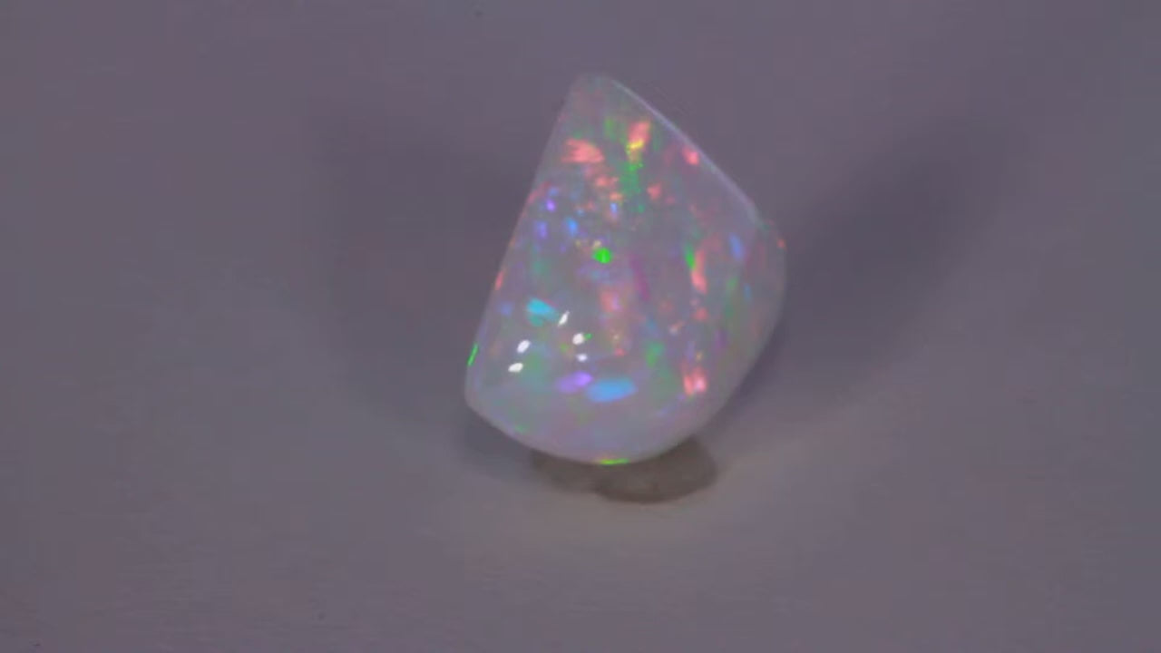Freeform Trilliant Cabochon Welo Opal Gemstone 20.70 Carat