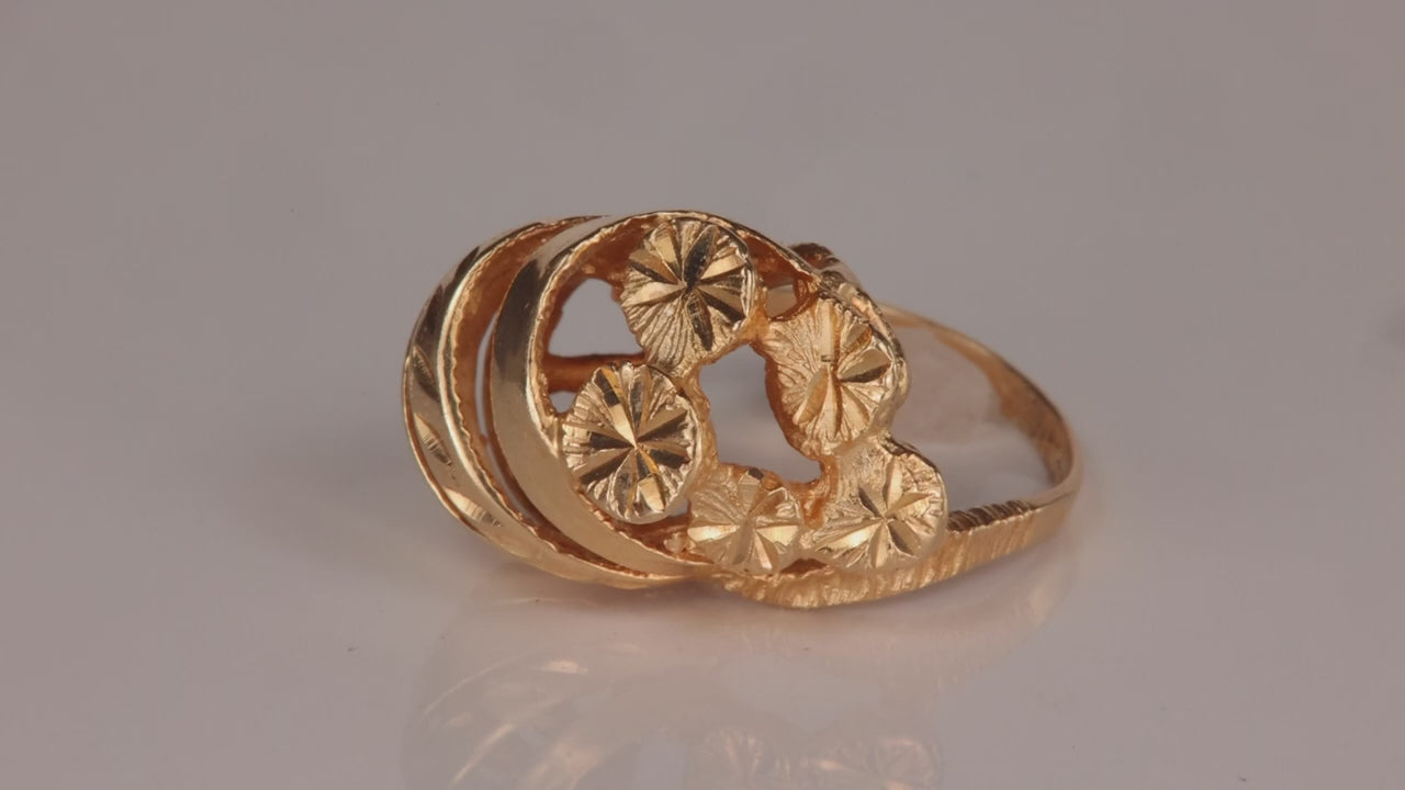 14K Yellow Gold Diamond Cut Design Ring