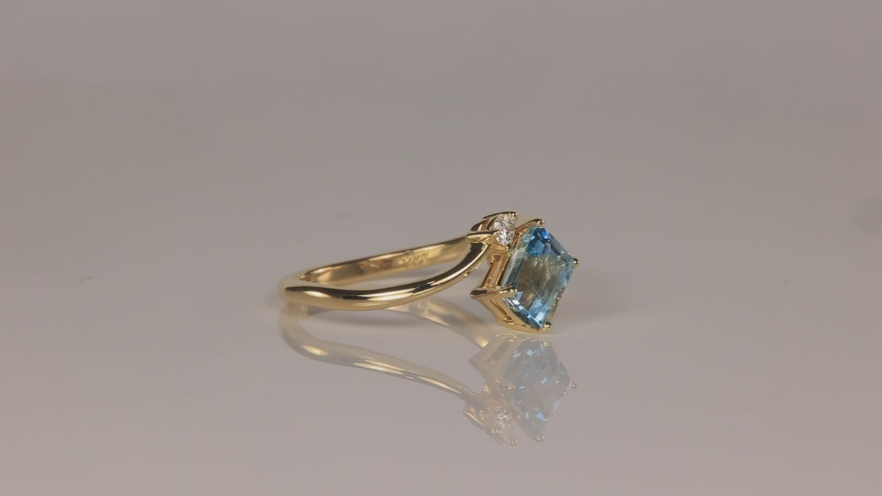 14K Yellow Gold Aquamarine and Diamond Accent Ring 1.11cts