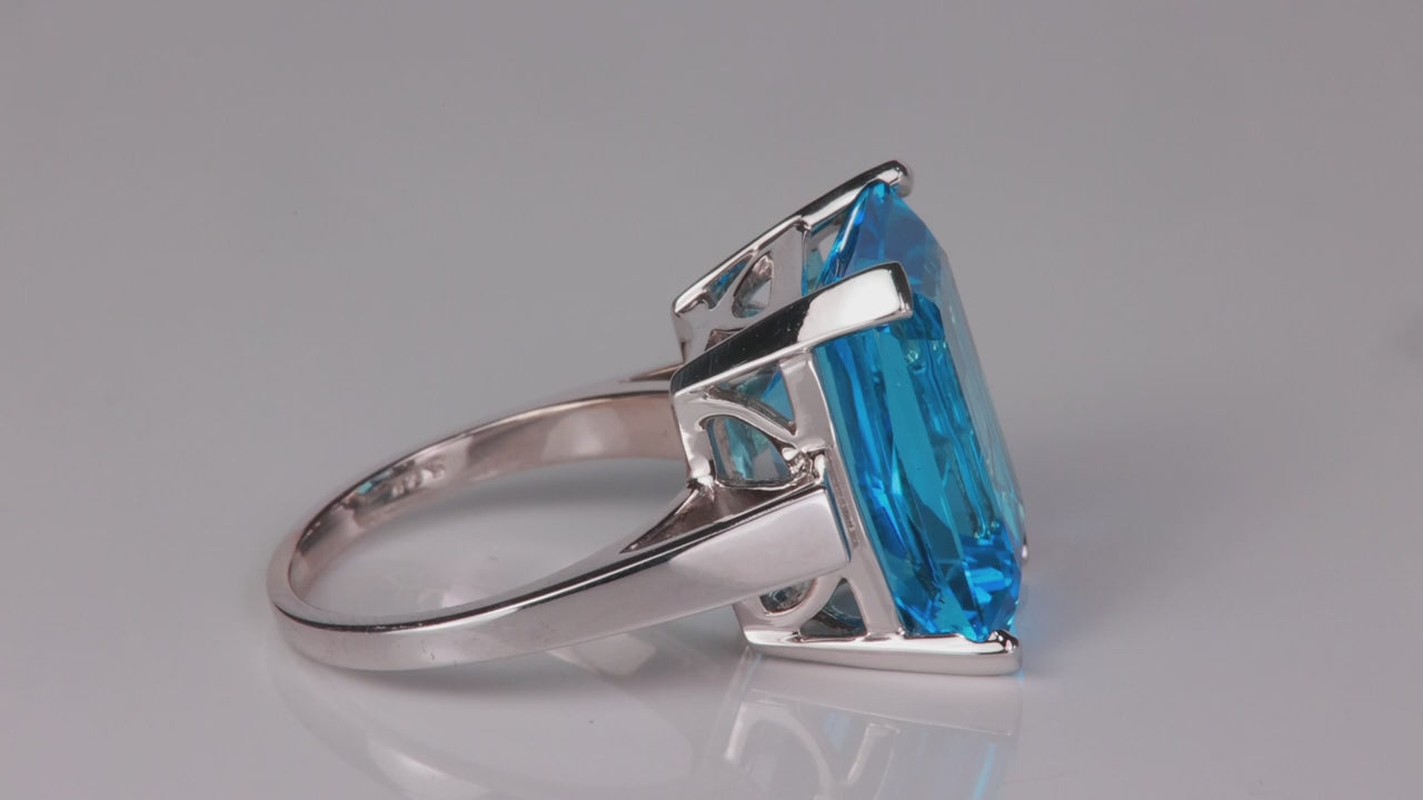 14K White Gold Swiss Blue Topaz Ring 15.00 Carats