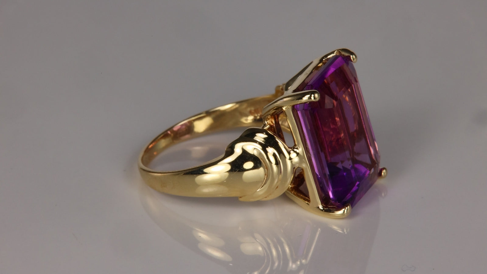 10K Yellow Gold Amethyst Statement Ring 8.84 Carats