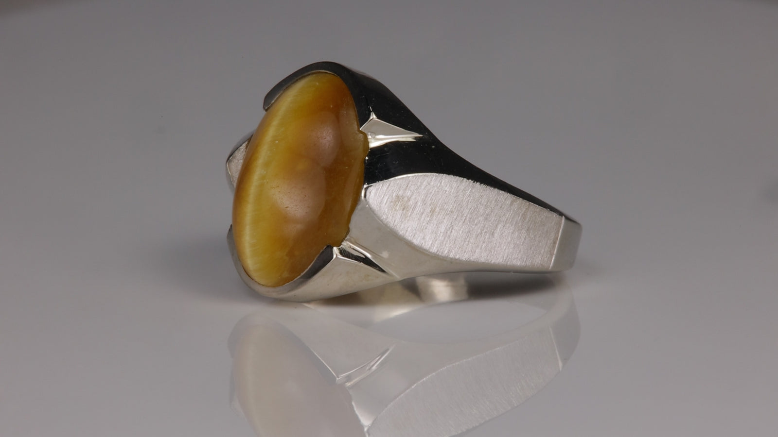 10K White Gold Tiger Eye Ring
