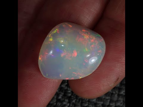 Rainbow Colors Cabochon Welo Opal Gemstone 16.50 Carats