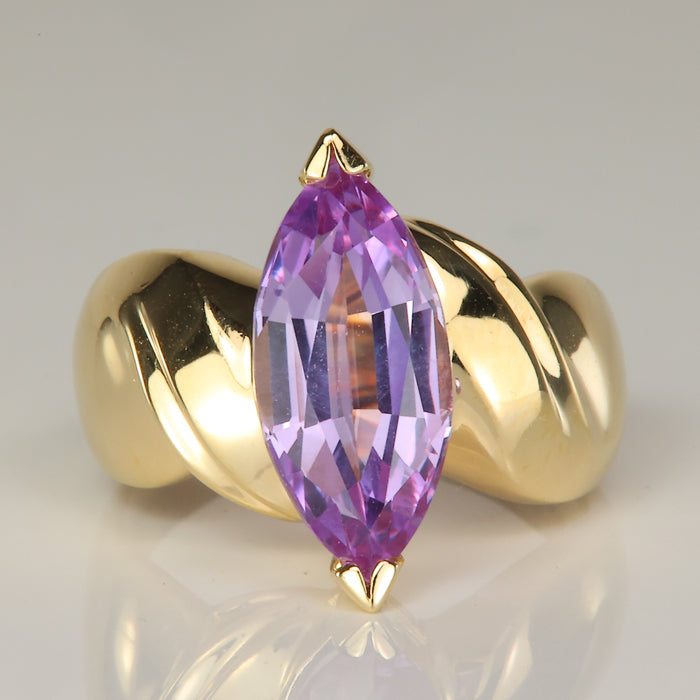 yellow gold synthetic sapphire estate ring