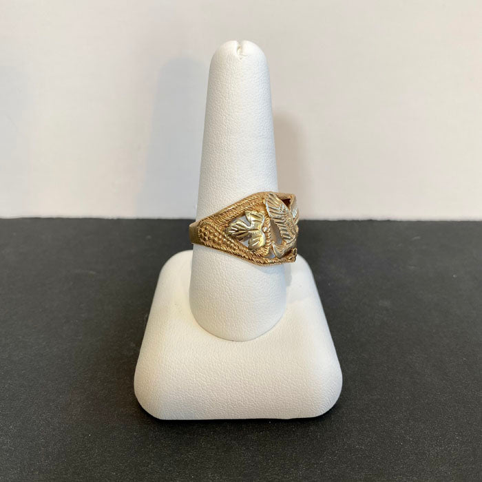 signet ring for man in yellow rose white gold