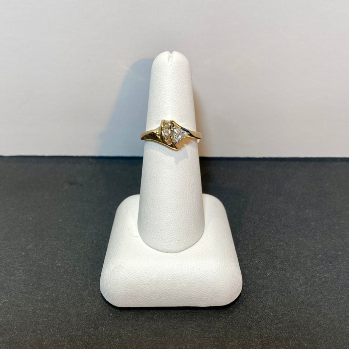 diamond and yellow gold ring