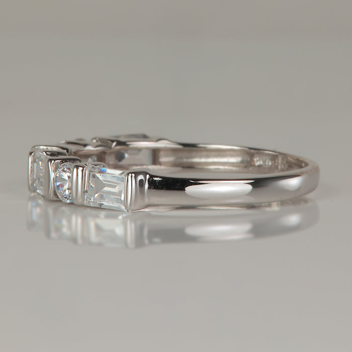 estate ring in white gold with cubic zirconia 
