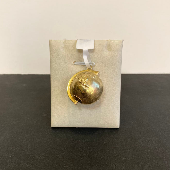 yellow gold 14k globe pendant