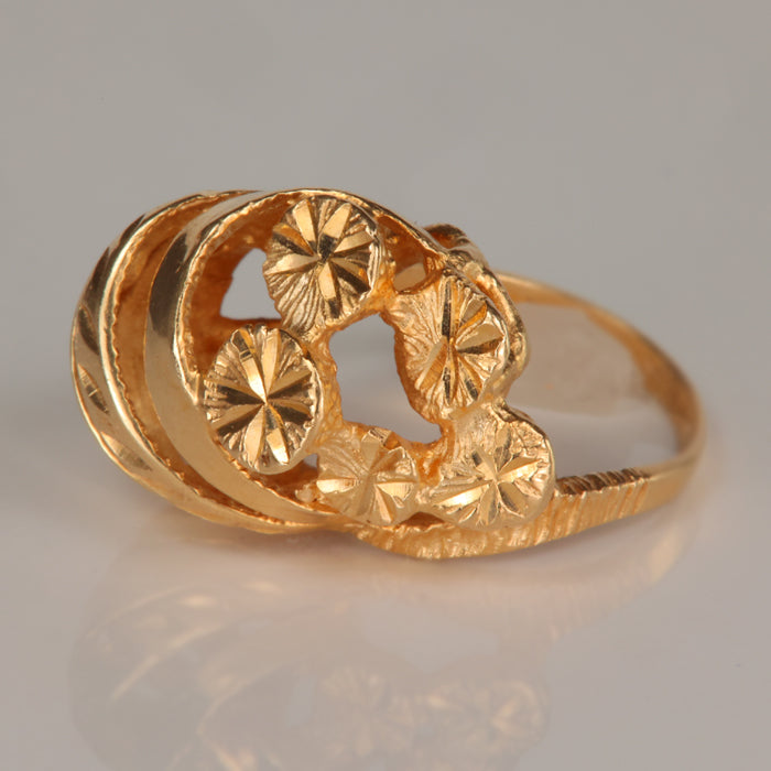 diamond cut dome and circles design ring in yellow gold