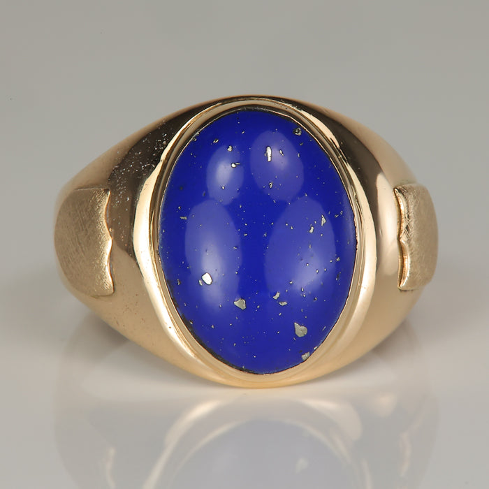 blue color lapis gemstone ring in yellow gold