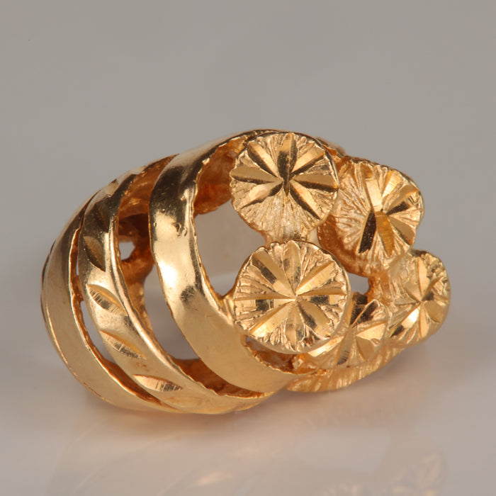 diamond cut dome and circles design ring in yellow gold
