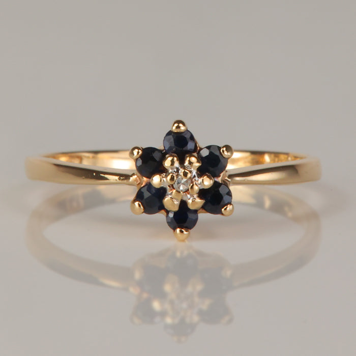 estate ring in yellow gold with sapphire and diamond