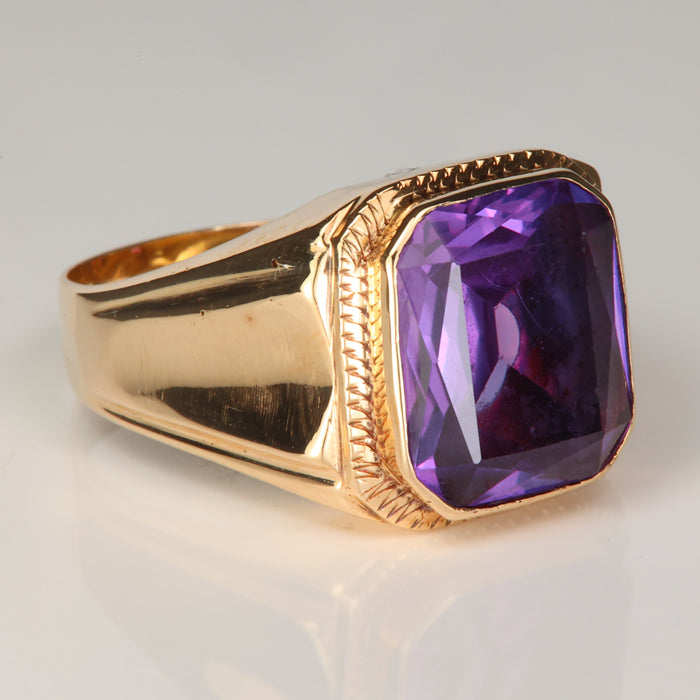 yellow gold synthetic color change sapphire ring