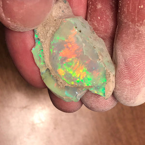Cutting ethiopian Opal Rough