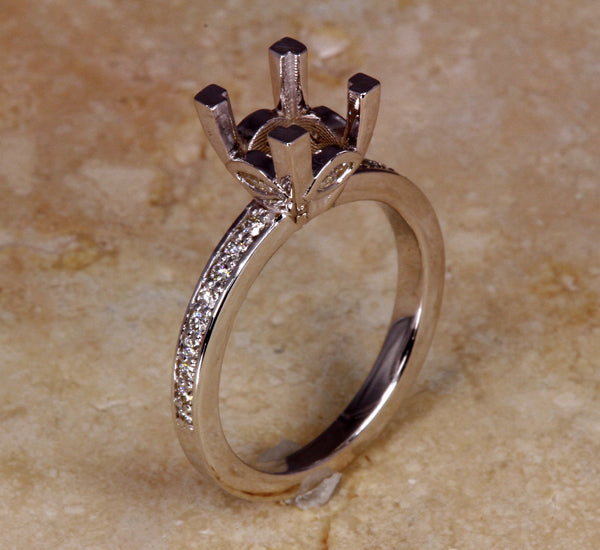 Ladies' Diamond Ring 