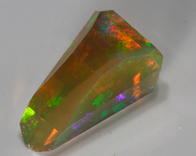Vivid Rainbow Colors Faceted Welo Opal Gemstone 4.80 Carats