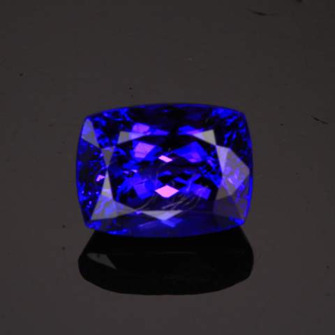 Blue Violet Antique Cushion Tanzanite Gemstone 5.62 Carats