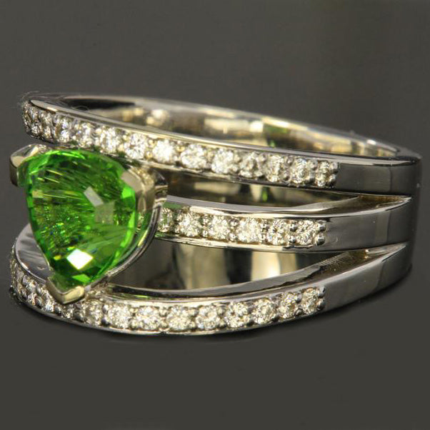 14K White Gold Chrome Tourmaline Ring 1.87 Carat Side View