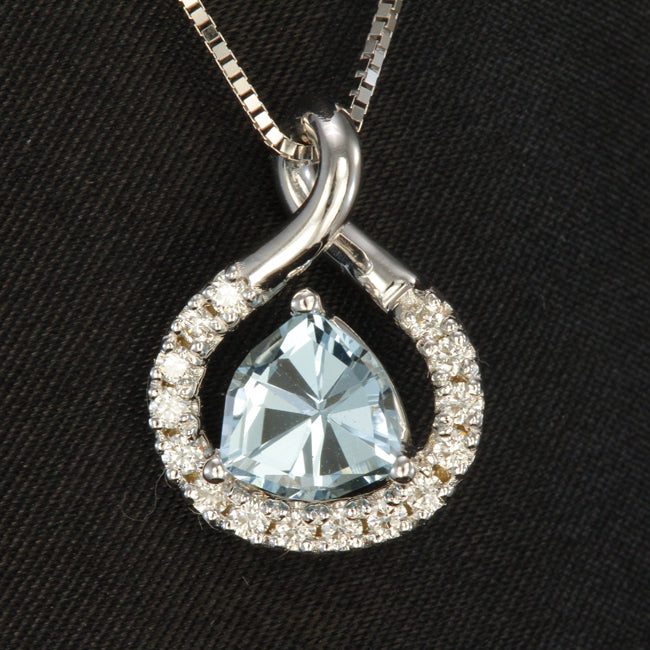 Aquamarine Pendant With Ideal Cut Diamonds
