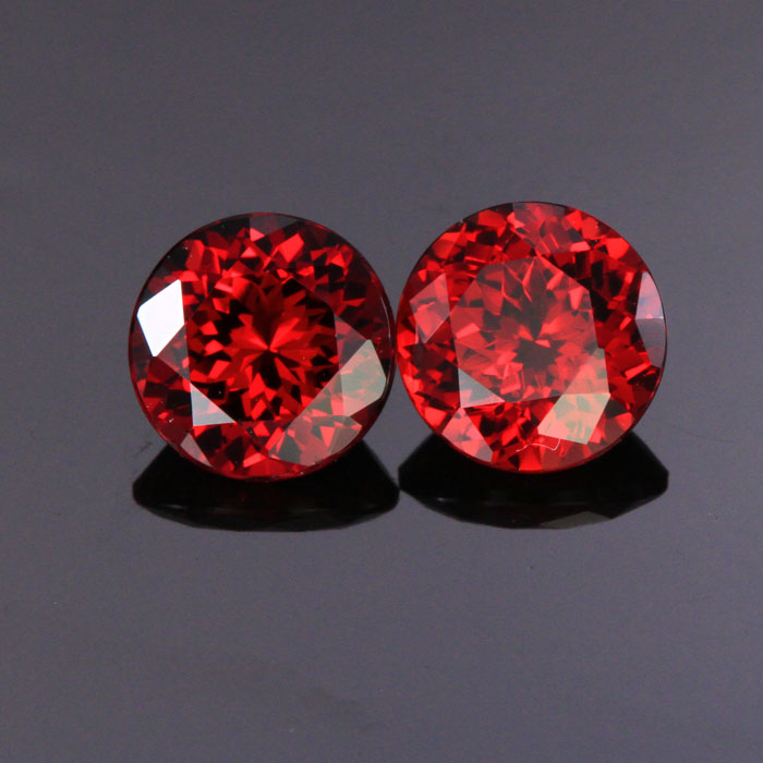 Red Pair Round Garnet Gemstones 4.78 Carats