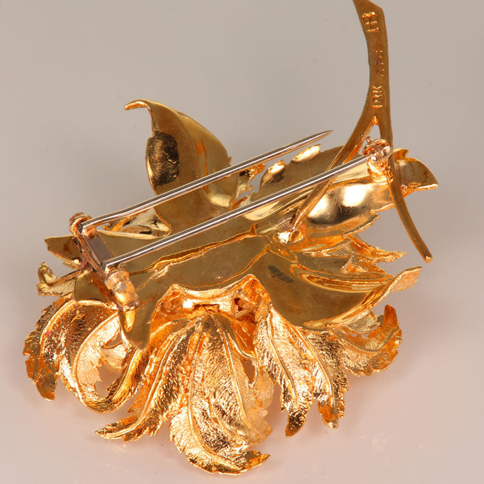 18 Karat Yellow Gold Pin