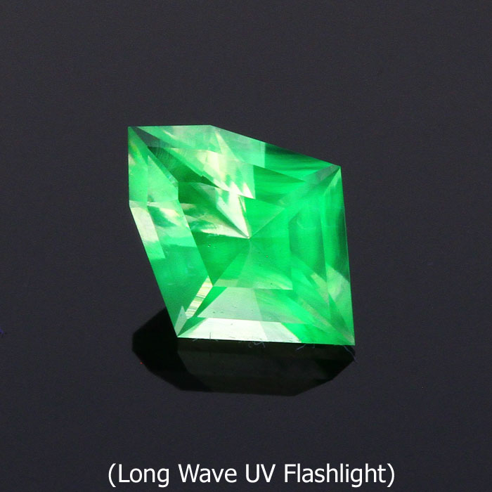 1.02ct Hyalite Opal | Daylight Fluorescent (As seen on Reddit)