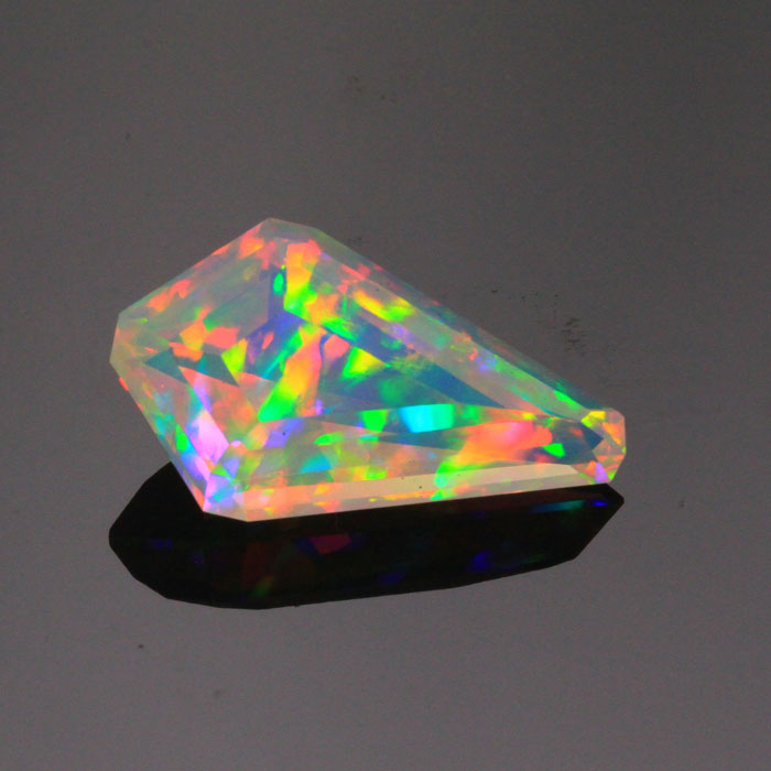 8.52ct Kite Shaped Welo Opal Gemstone