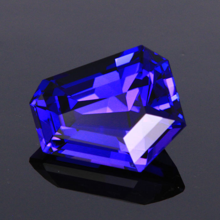 Blue Violet Stepped Polygon Tanzanite Gesmtone 5.74 Carats