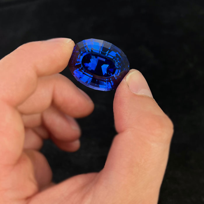 Investment Quality Violet Blue Stepped Oval Tanzanite Gemstone 83.69ct