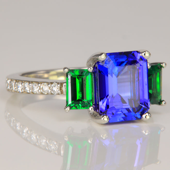 14k White Gold Emerald Cut Tanzanie and Tsavorite Ring 4.13 Carats