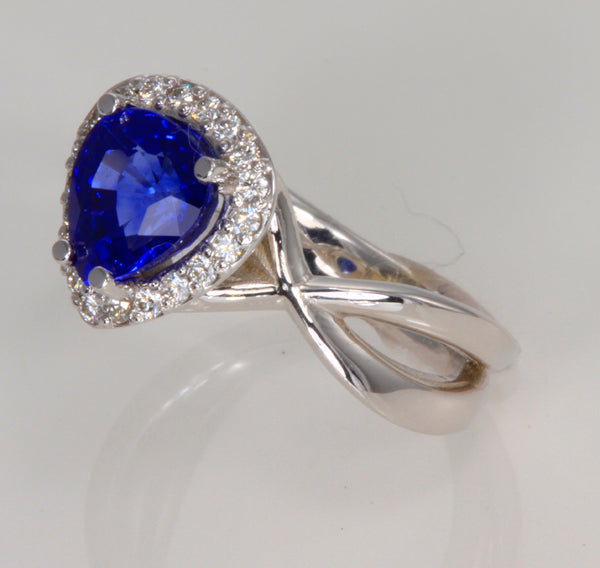 Sapphire Ring Designed 2.56 Carats