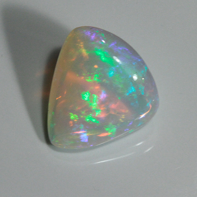 Rainbow Colors Trillant Cabochon Welo Opal Gemstone 18.49 Carats