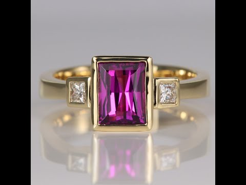 (ON HOLD FOR Customer) 18K Yellow Gold Bezel Set Umbalite Garnet Ring with Side Diamonds 1.56cts