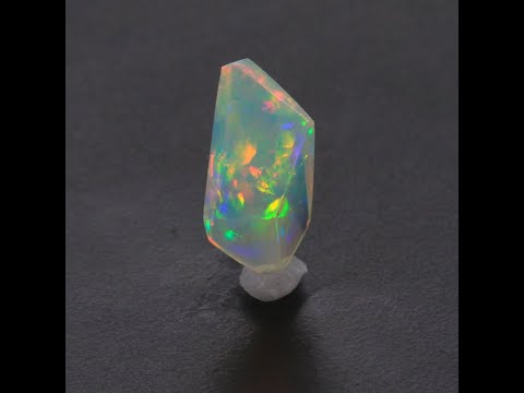 Freefom Faceted Opal Gemstone 3.73 Carats